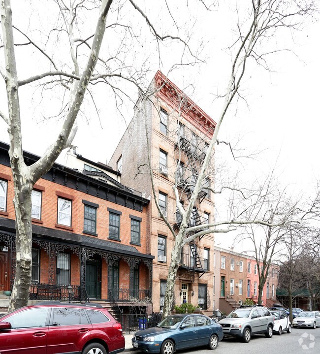 Building Photo - 331 Sackett St