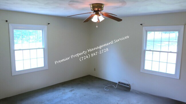Foto del edificio - 511 Upper Service Rd