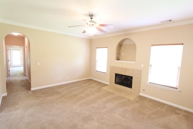Building Photo - 222 Oxmoor Pl