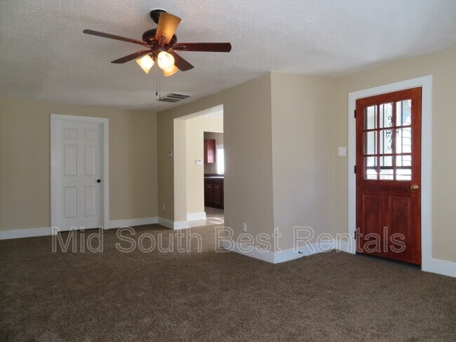 Building Photo - 946 Semmes St