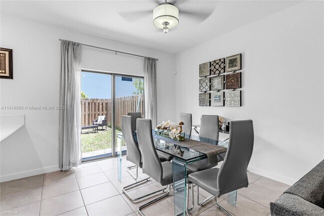 Foto del edificio - 3 br, 2.5 bath House - 12913 SW 232nd Ln