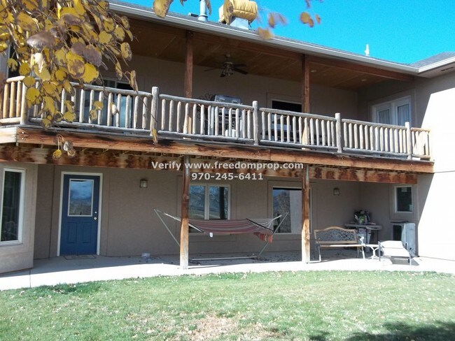 Building Photo - 1388 Horseshoe Dr