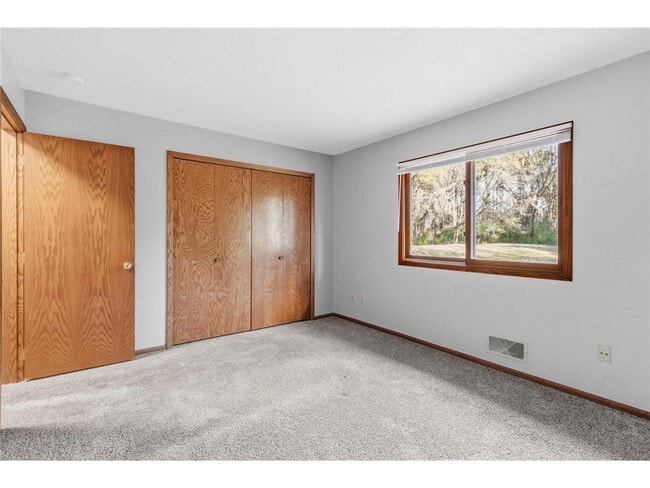 Foto del edificio - 1347 Hadley Ave N