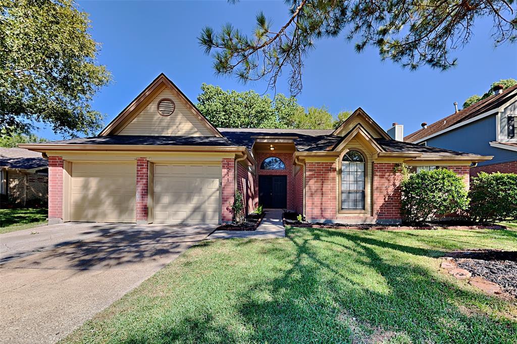 1011 St John Dr, Pearland, TX 77584 House Rental in Pearland, TX