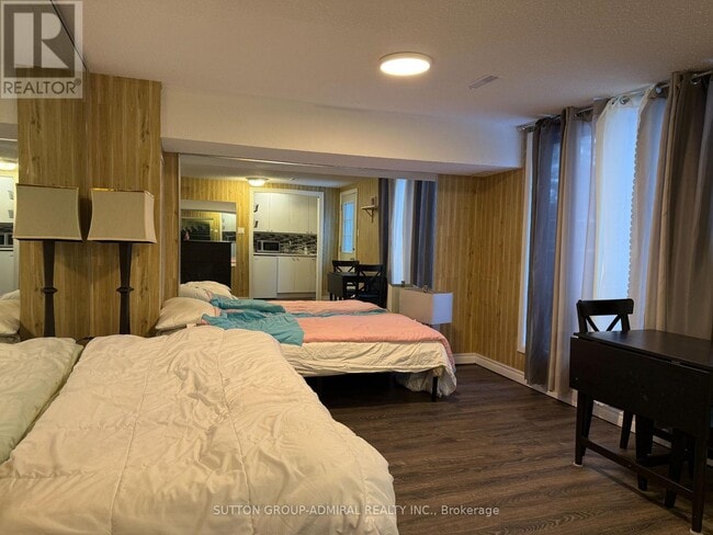 Building Photo - 82 Henderson Dr