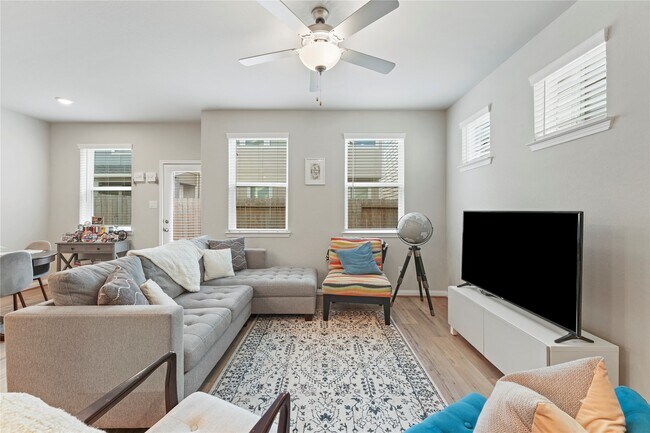 Foto del edificio - 1519 Beach Oak Dr