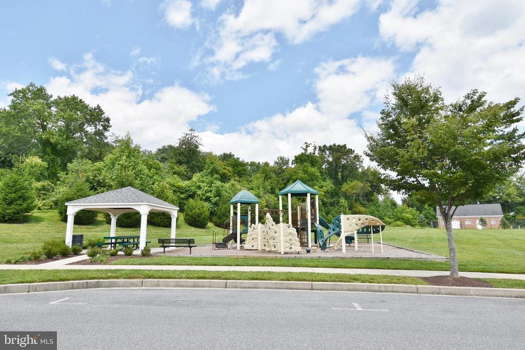 Primary Photo - 7575 Willow Bottom Rd