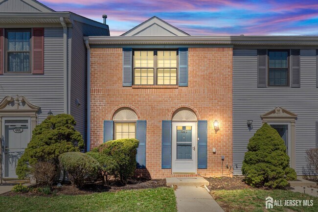 Foto del edificio - 467 Andover Pl