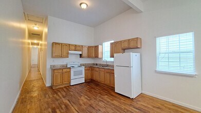 Building Photo - 2539 Gravier St