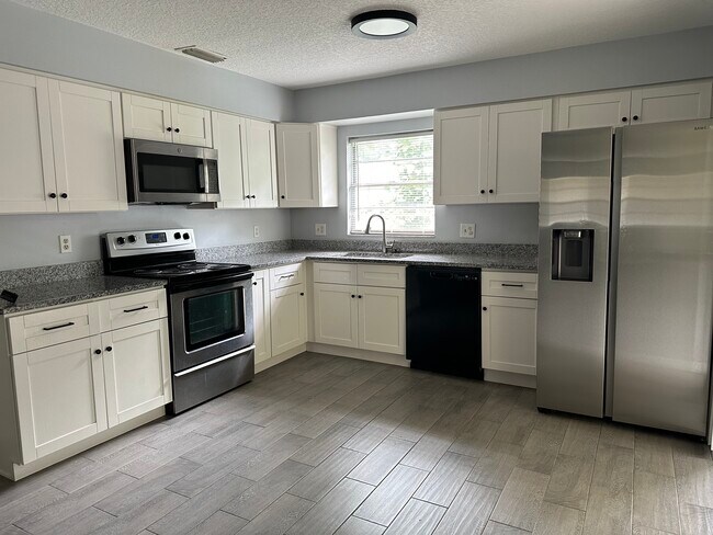 Kitchen - 1767 California Ave