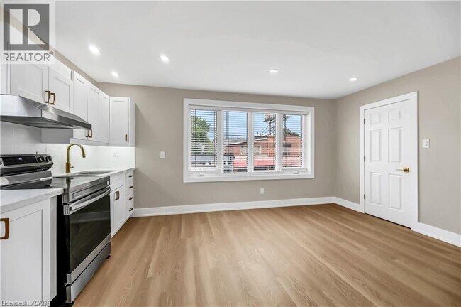 Photo du bâtiment - 1466 Main St E