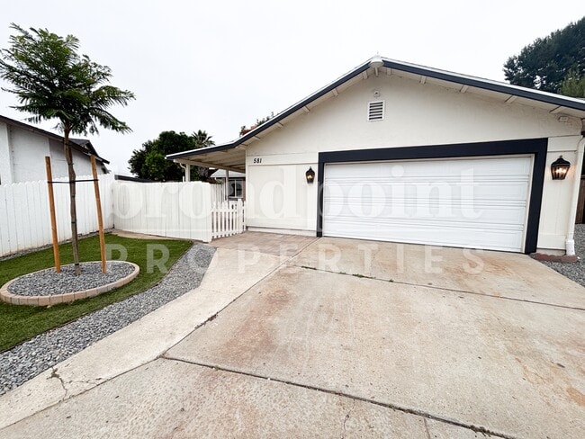 Building Photo - 581 Glenheather Dr