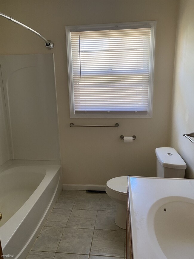 Building Photo - 2 br, 1.5 bath House - 16200 Dobbins Drive