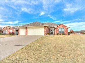 Building Photo - 4817 Montrose Dr
