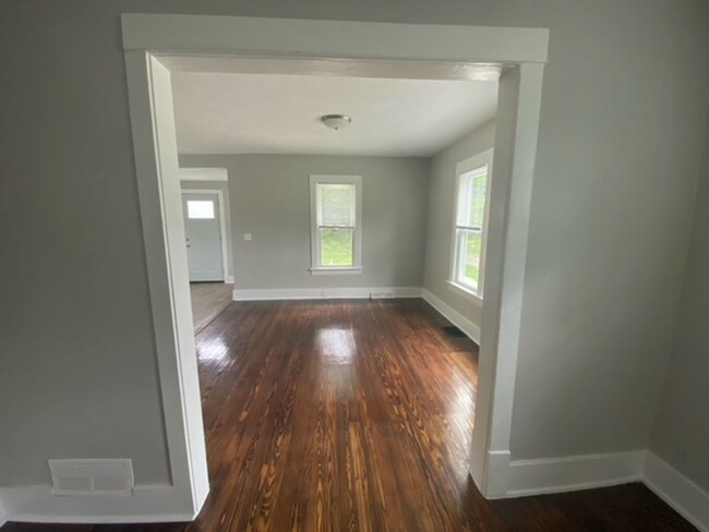 Foto del edificio - Fully Remodeled 3 Bed 1 Bath!!