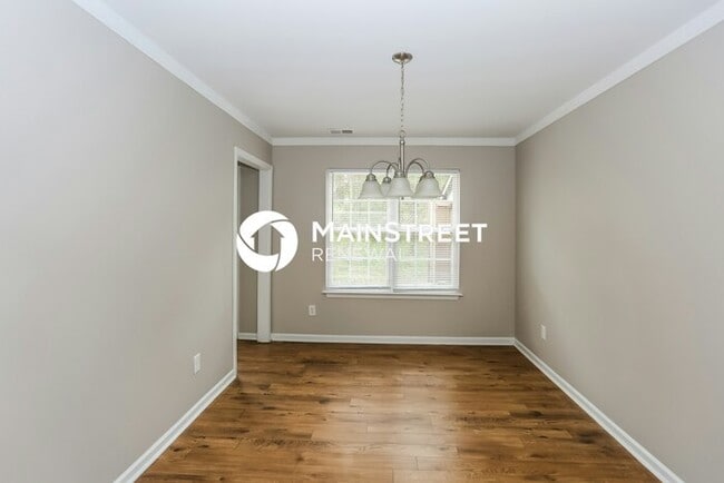 Building Photo - 4 Bedroom Pet-Friendly Home in CHARLOTTE, NC with Main Street Renewal
