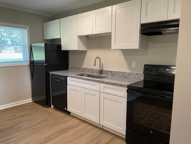 Building Photo - Updated Two Bedroom Duplex in Lincolnton