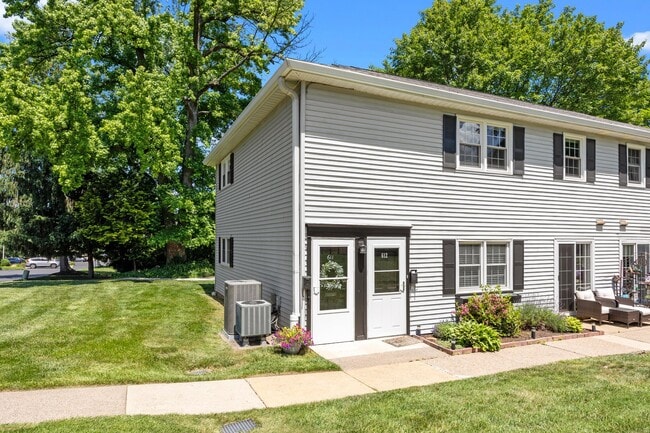 Building Photo - 611 Yardley Cmn