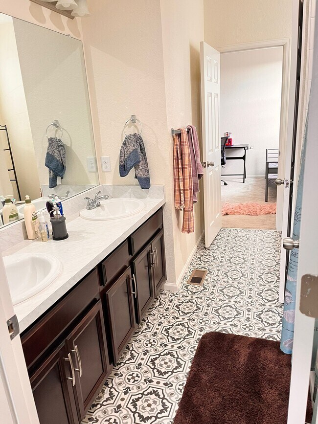 Foto del edificio - 27070 E Fremont Pl
