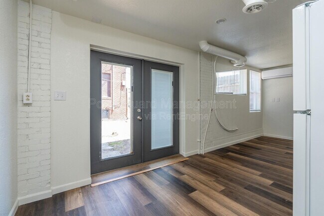 Foto del edificio - 421 N Emporia Ave