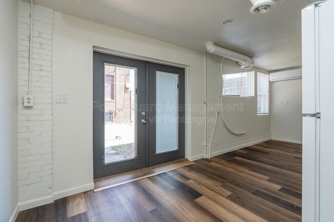 Building Photo - 421 N Emporia Ave