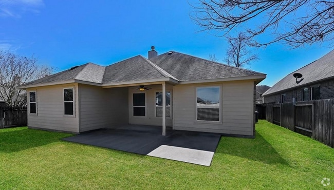 Building Photo - 54114 Roundtable Dr