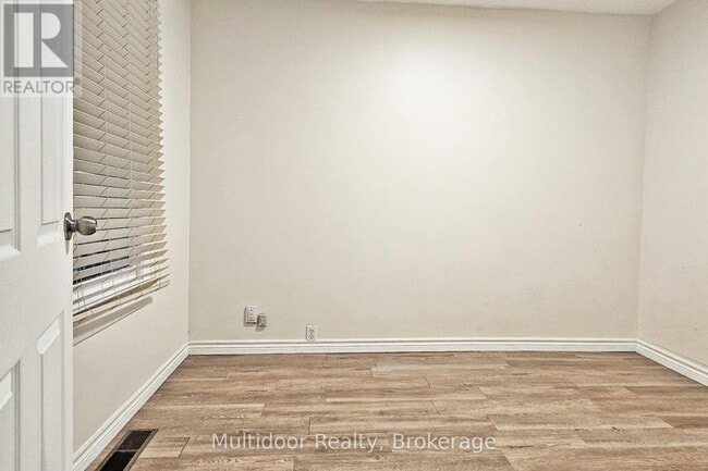 Building Photo - 260 Glebemount Ave