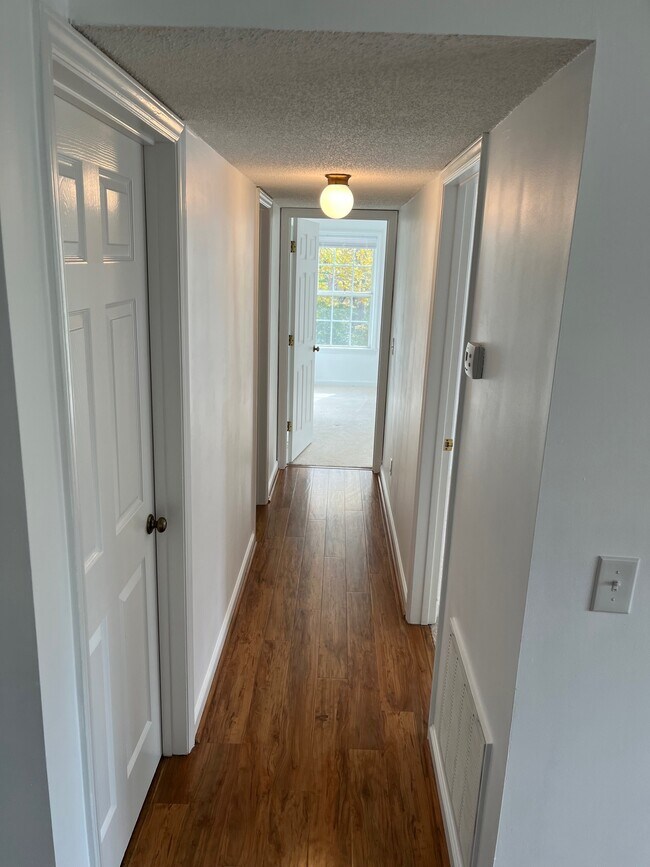 Foto del edificio - 6704 W Friendly Ave