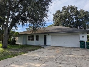 Building Photo - 5110 Mayflower St