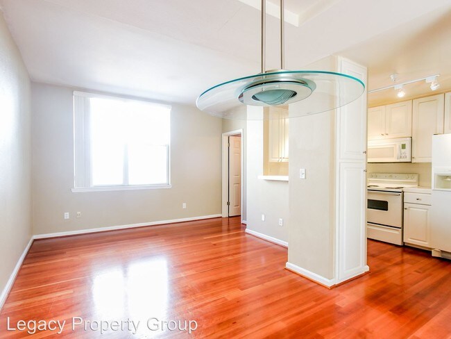 Building Photo - 367 Dunsmuir Ter