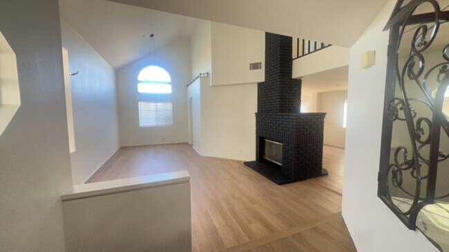 Foto del edificio - Southridge 4bed 2bath Beauty!