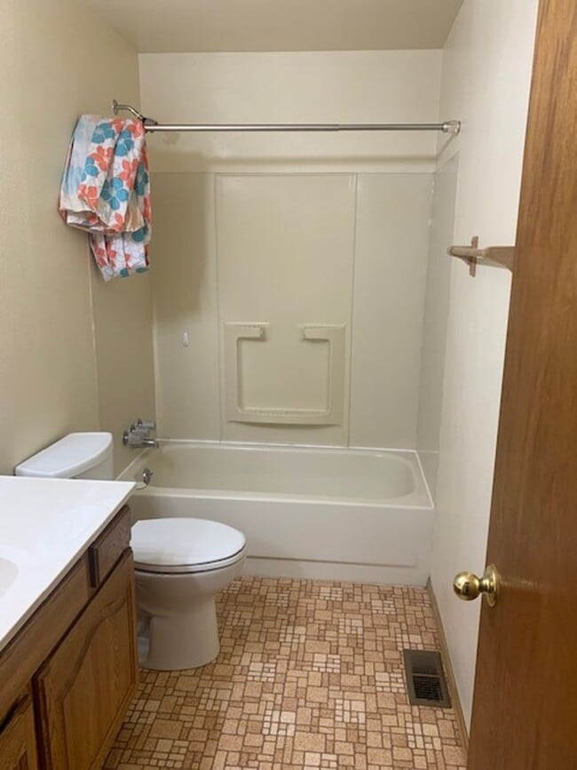 Building Photo - 200 Spring Creek Pkwy