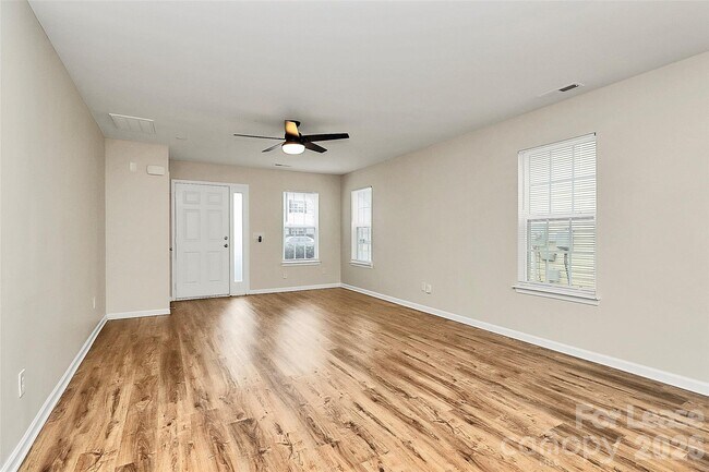 Foto del edificio - 3128 Reid Brook Ln