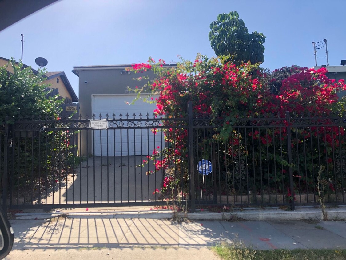 Primary Photo - Charming 2 BD, 1 BA Home w/ Spacious Backy...