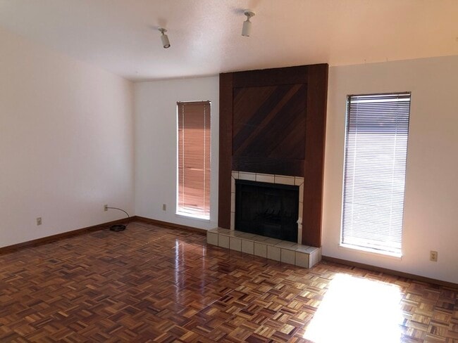 Building Photo - 2101 Bridger Dr