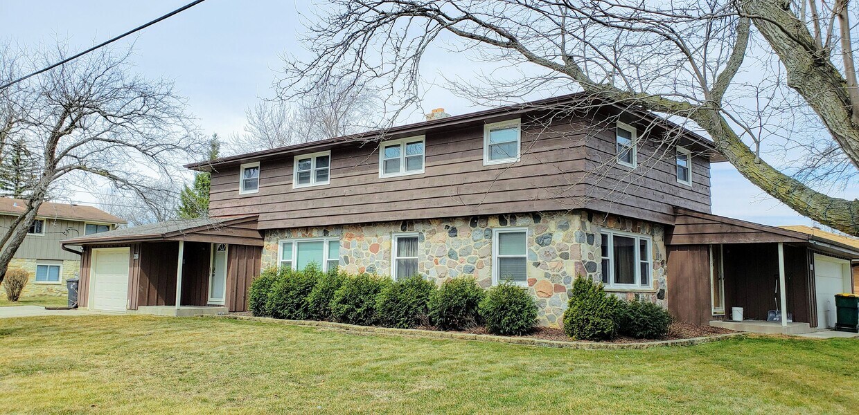 11208 W Grange Ave, Hales Corners, WI 53130 Townhome Rentals in Hales