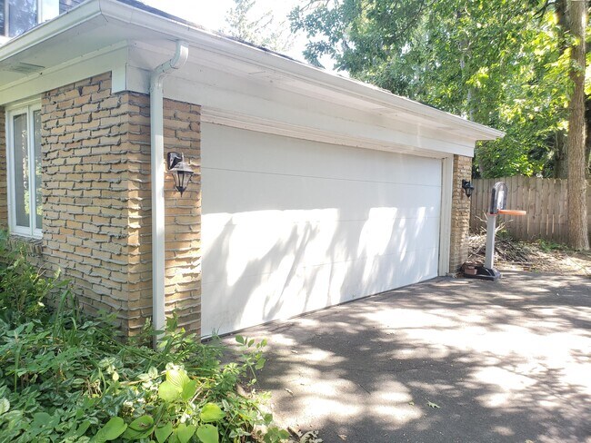 Building Photo - 55 Foxhunt Ln