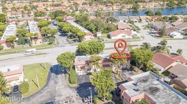 Foto del edificio - 2 br, 2.5 bath Townhome - 7000 NW 169th St