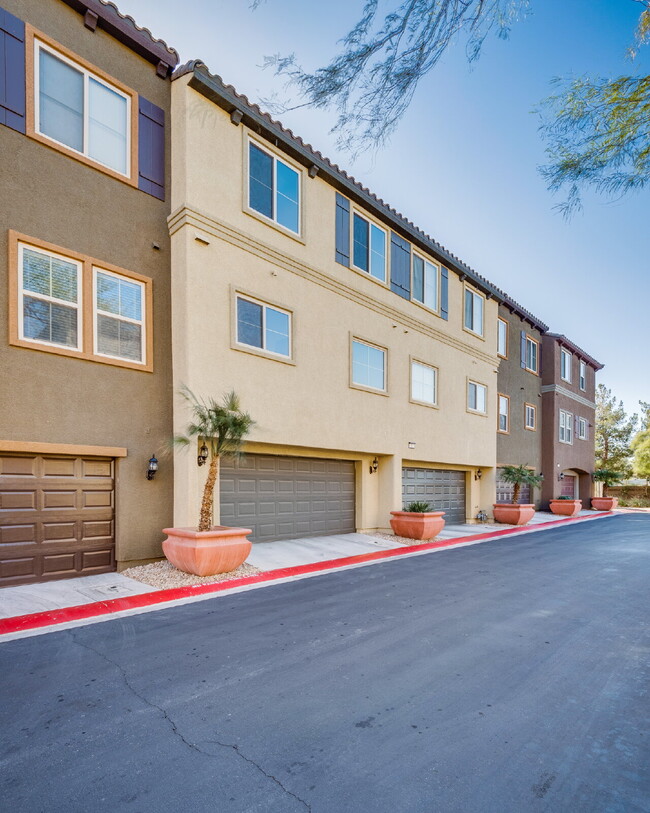 Foto del edificio - 4650 Ranch House Rd