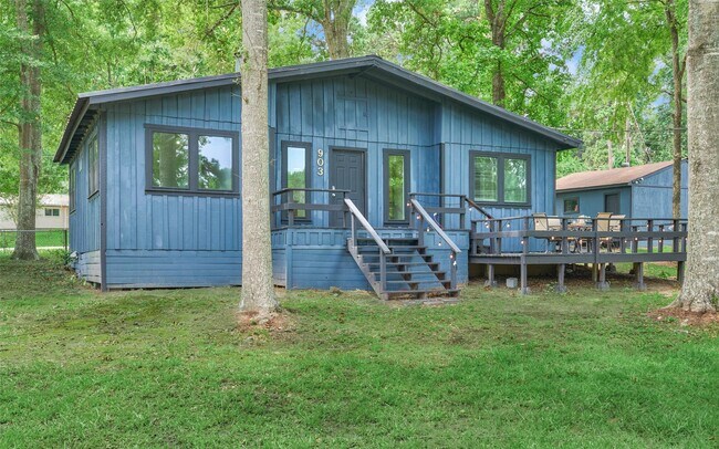 Foto del edificio - 903 Commanche Rd