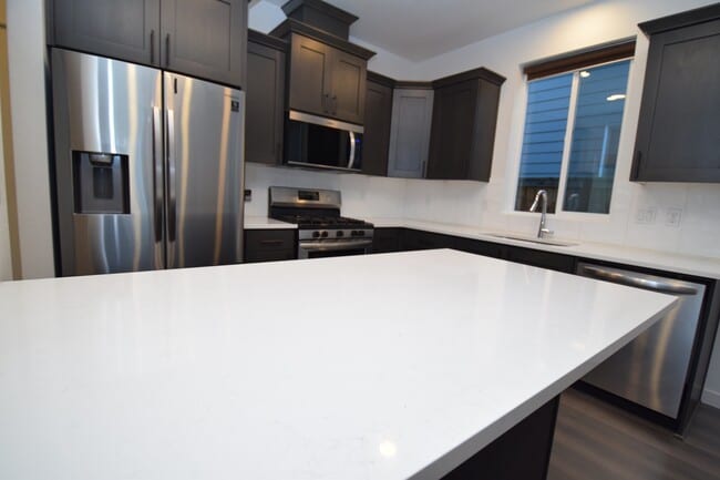 Building Photo - 828 S 24th Ave