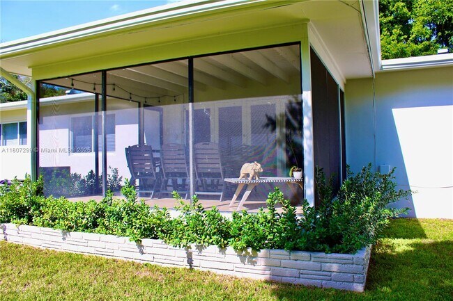 Foto del edificio - 5800 SW 100th St