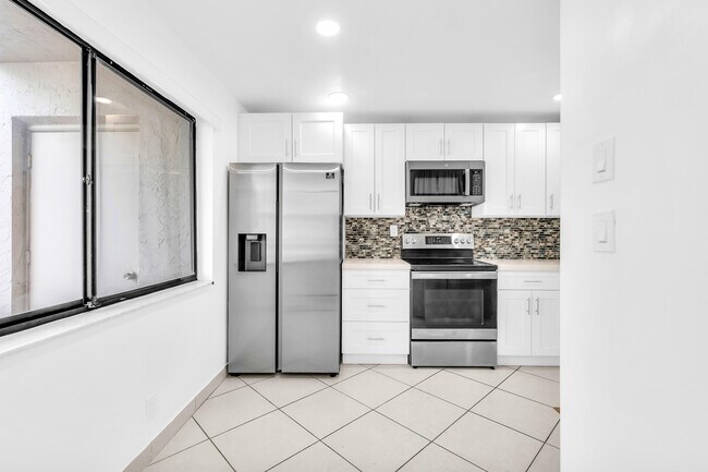 Foto del edificio - 153 W Laurel Dr