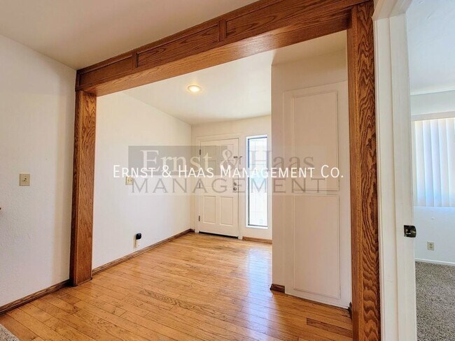 Foto del edificio - 2755 E Hill St