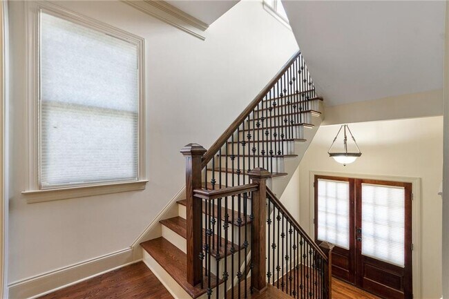 Foto del edificio - 128 W Ridge Way