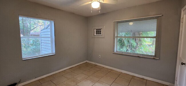 Foto del edificio - 2/1 St Pete Single Family Home !