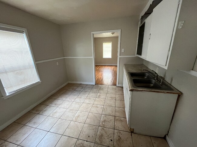 Foto del edificio - 273 W Essex Ave