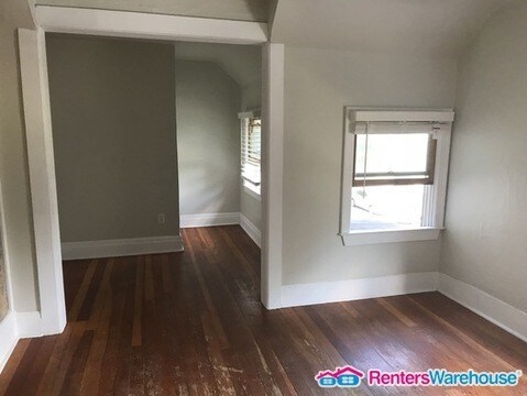 Building Photo - Move in Ready Gas and Water Included