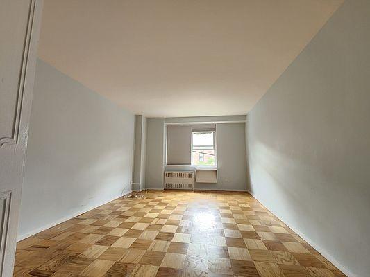 Foto del edificio - 2 bedroom in BRONX NY 10463