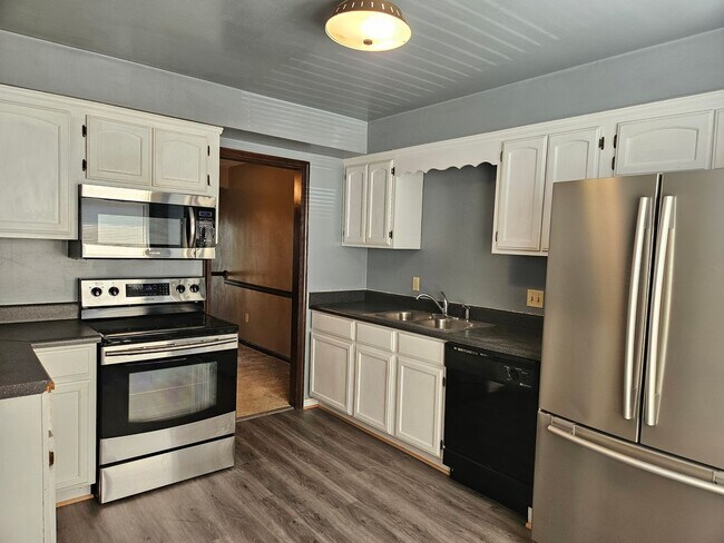 Foto del edificio - 5622 Picadilly Ln